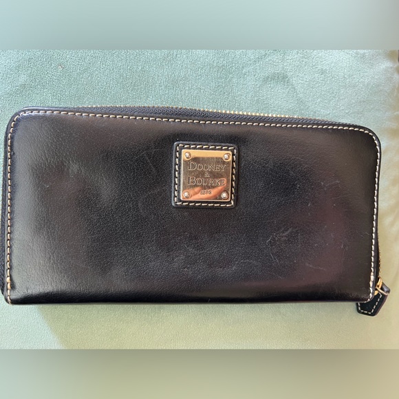 Dooney & Bourke Black Leather Men's Wallet - Picture 2 of 7